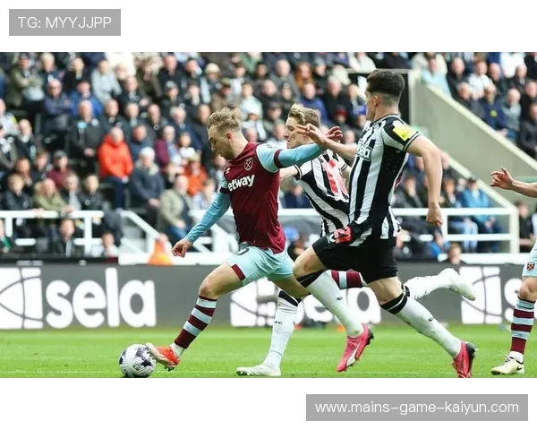 纽卡斯尔阿尔米隆高速跑动后劲射破门得分